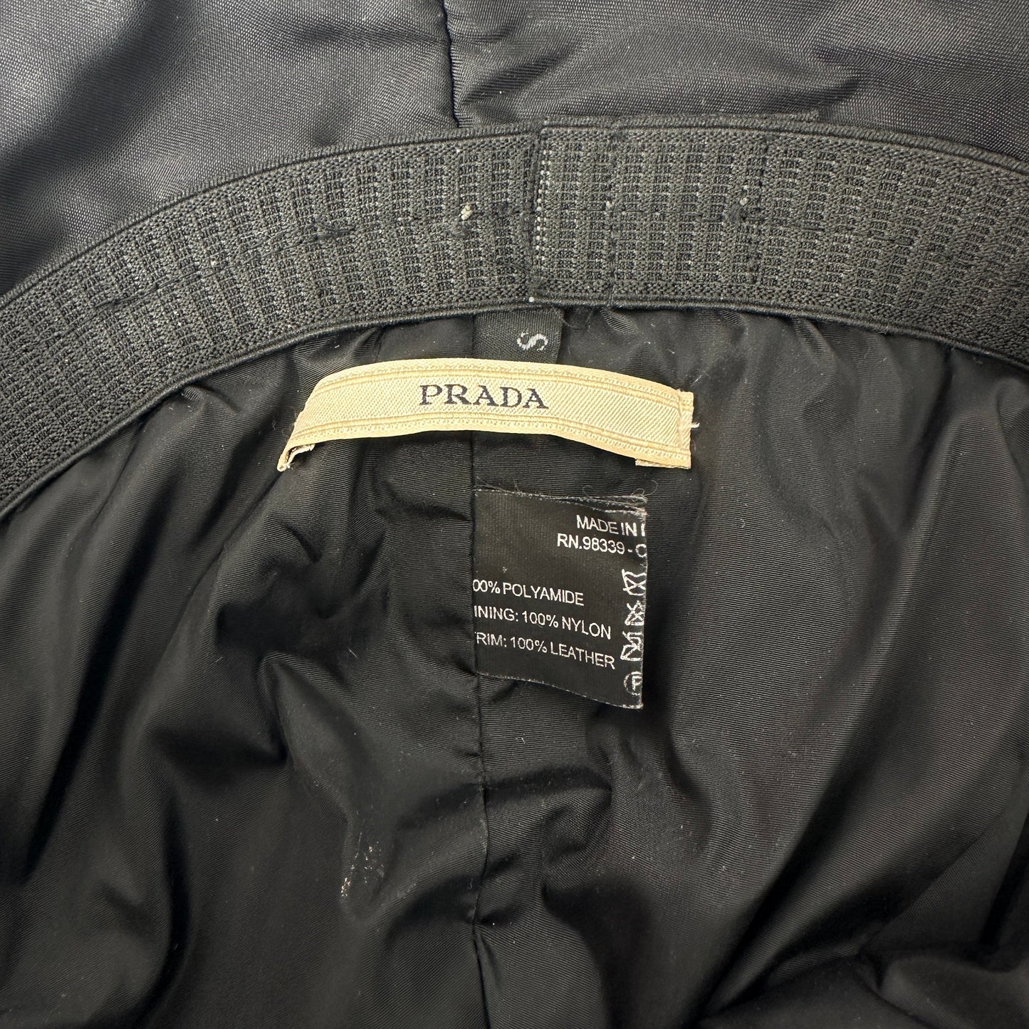 Prada Bucket Hat (Str. OS)