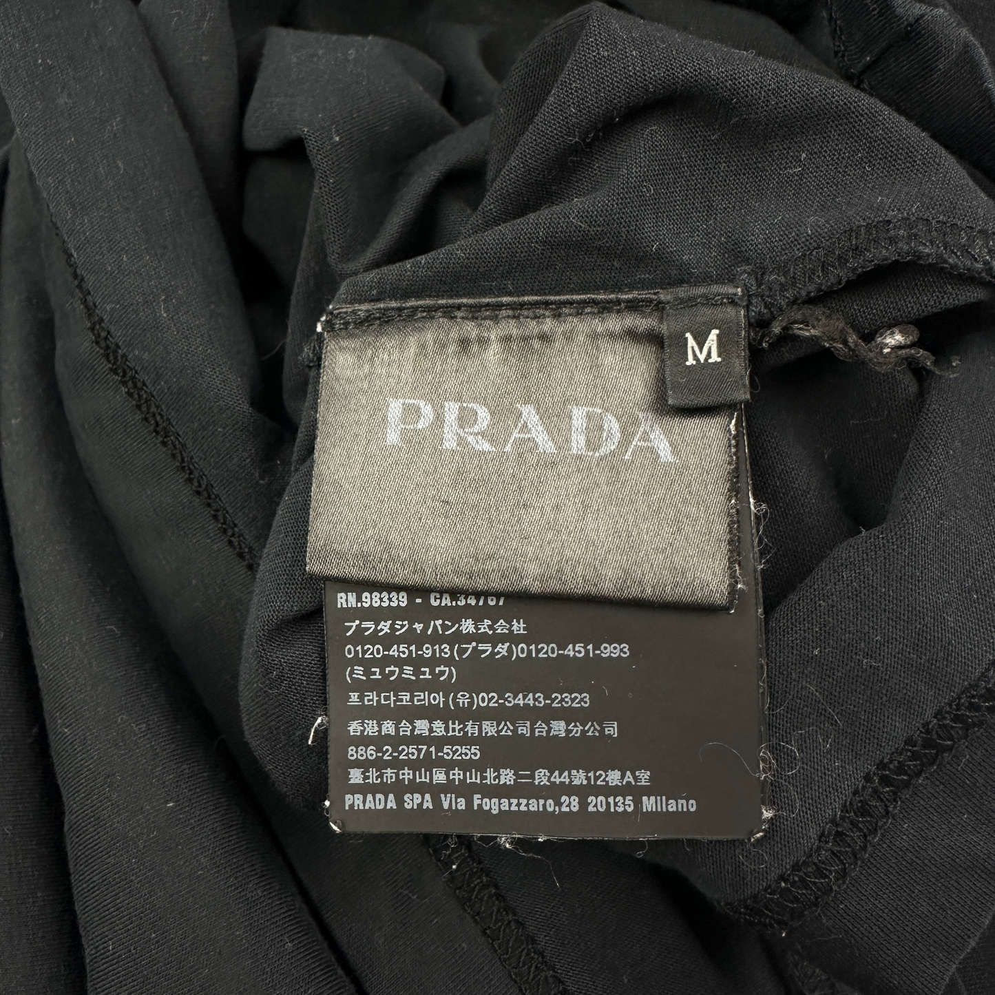 Prada Neck Logo T-shirt (Str. M)