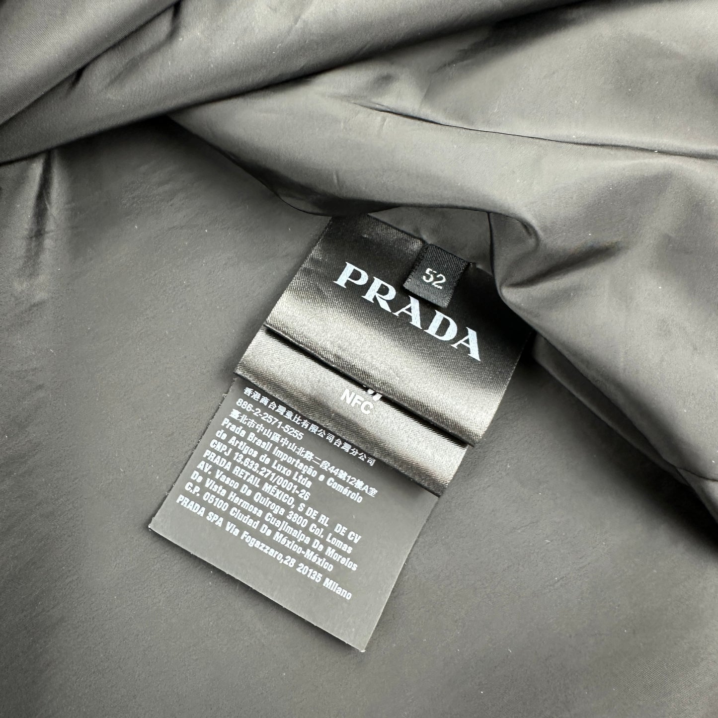 Prada Nylon Windbreaker (Str. L)