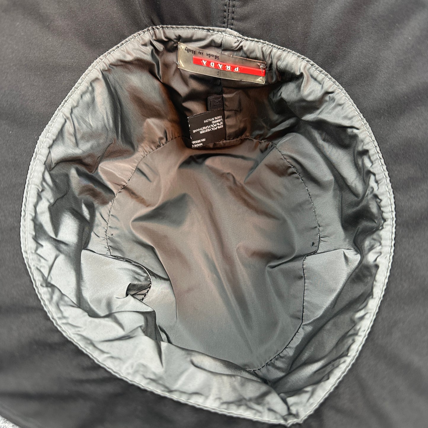 Prada Bucket Hat (Str. OS)