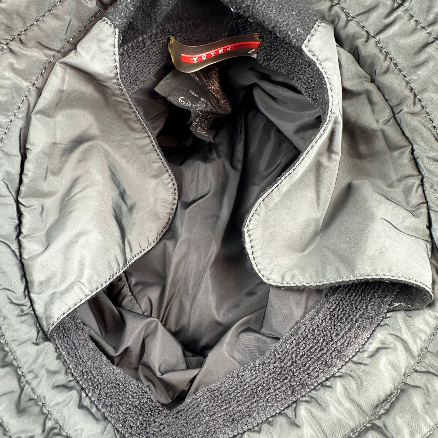 Prada Bucket Hat (Str. OS)
