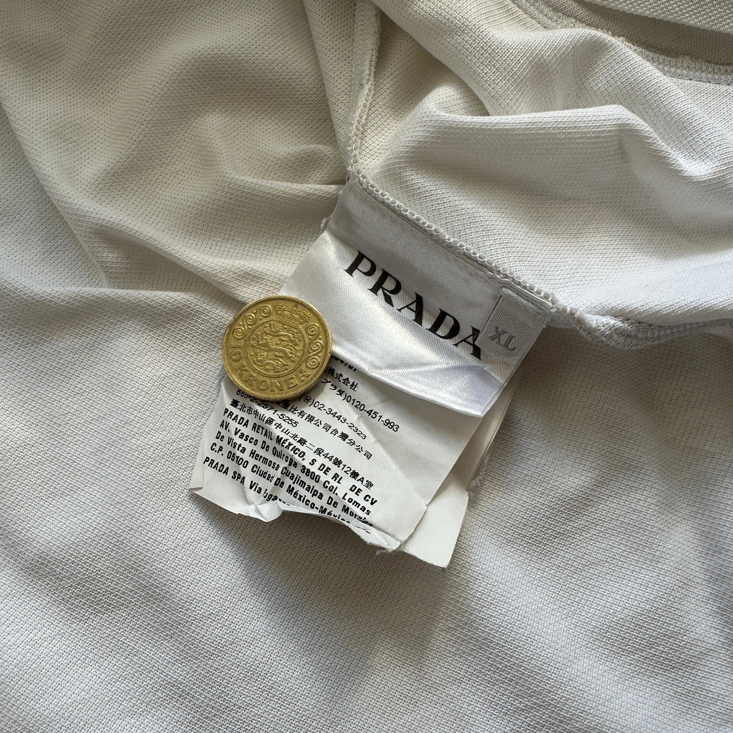 Prada Rubber Logo T-shirt (Str. L)