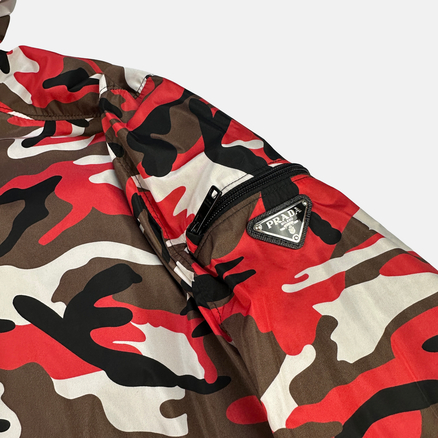 Prada Nylon Camo Windbreaker (Str. M)