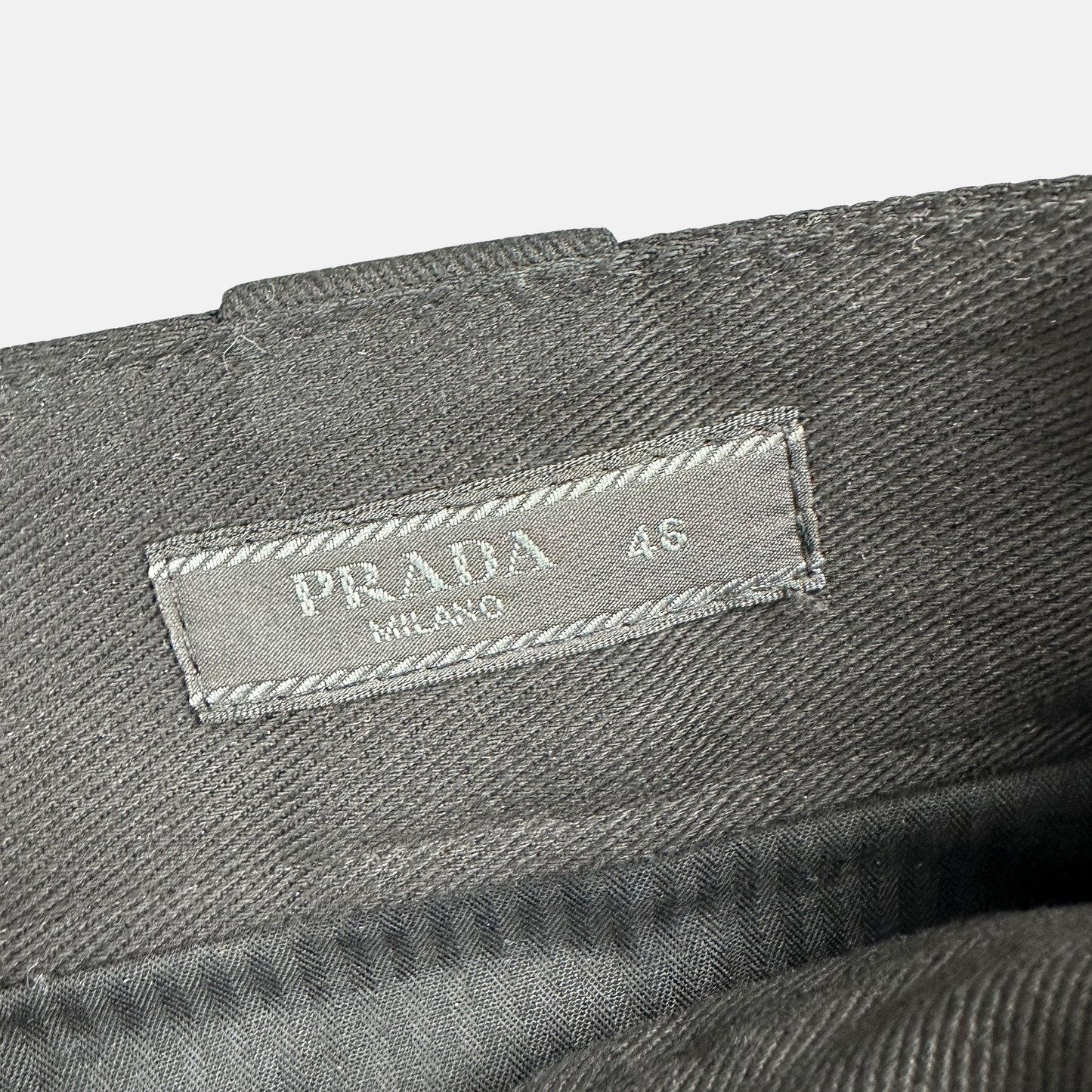 Prada Rubber Logo Shorts (Str. 30W)